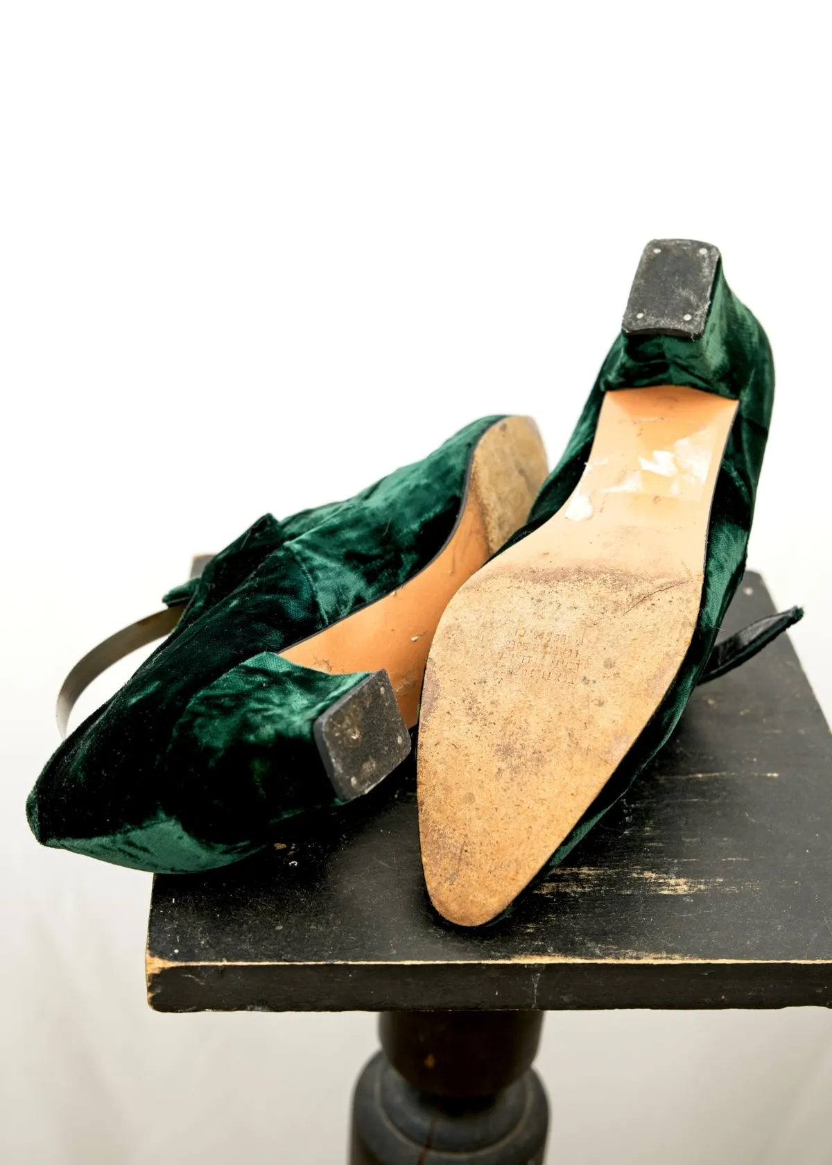 1980s Vintage Green Velvet Buckle Pilgrim Shoes • Witchy Shoes