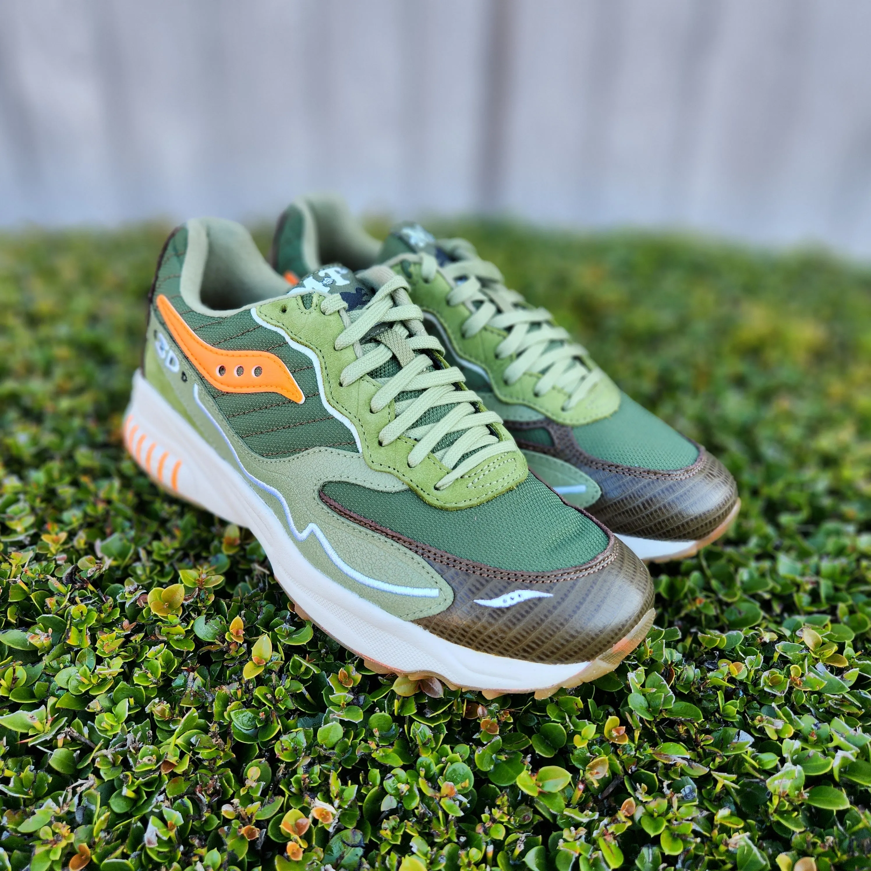 SAUCONY 3D GRID HURRICANE TORTOISE GREEN ORANGE