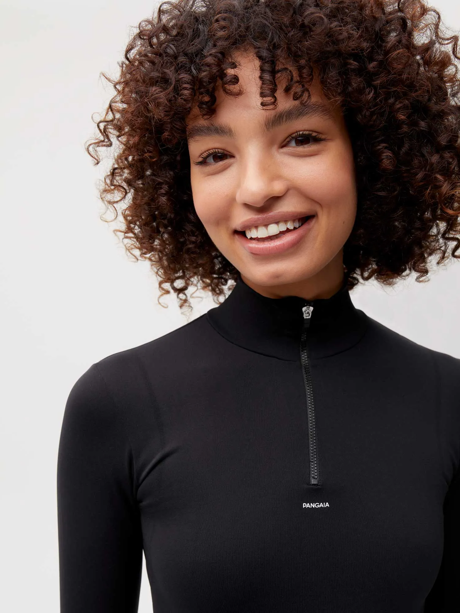 Women’s Activewear 2.0 Long Sleeve Zipped Top—black